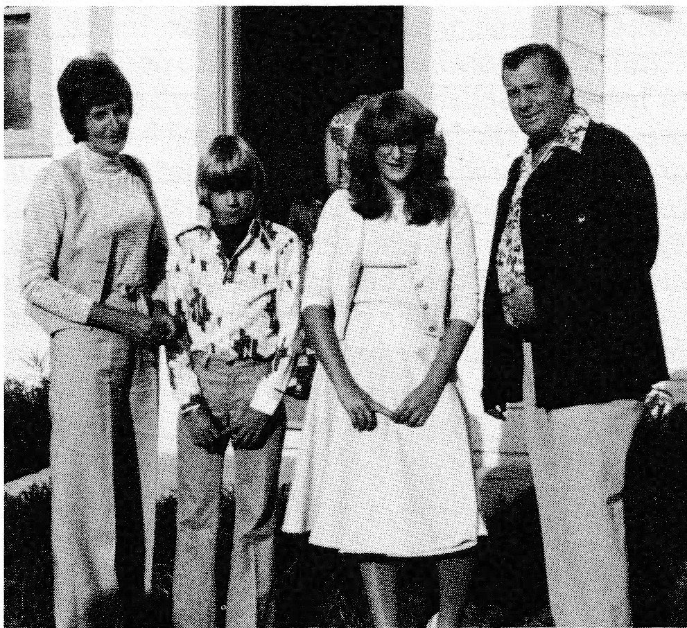 Group photo of Roman, Darlene, Laura, Gina, Ramona, Carla and Mario Marchina